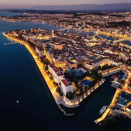 Nora With Private Parking Lägenhet