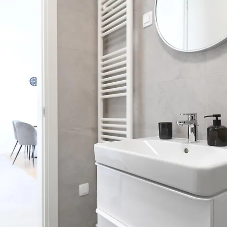 Nora With Private Parking Lägenhet Zadar