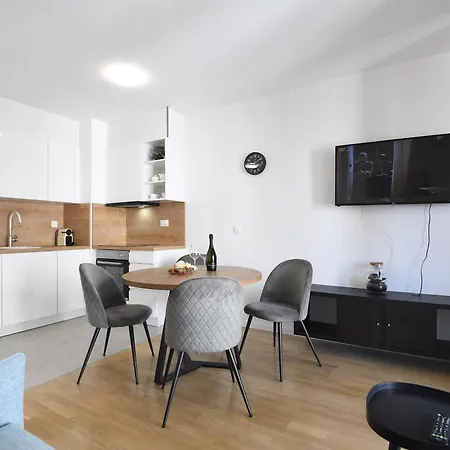 Nora With Private Parking *