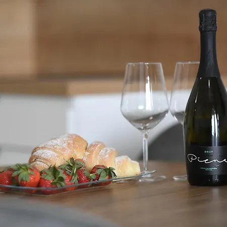 Lägenhet Nora With Private Parking Zadar