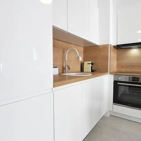 Nora With Private Parking Zadar