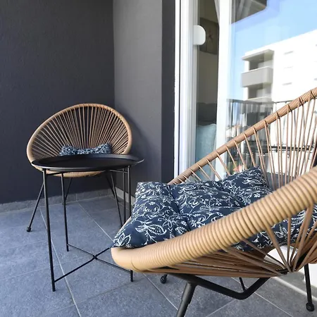 Nora With Private Parking Lägenhet *