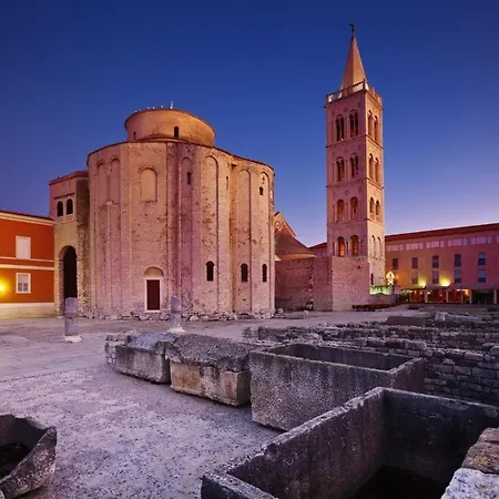 Nora With Private Parking Lägenhet