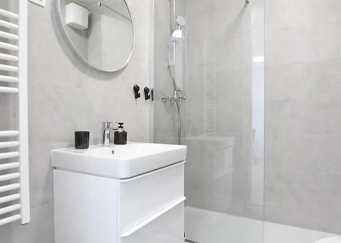 Nora With Private Parking Apartamento *