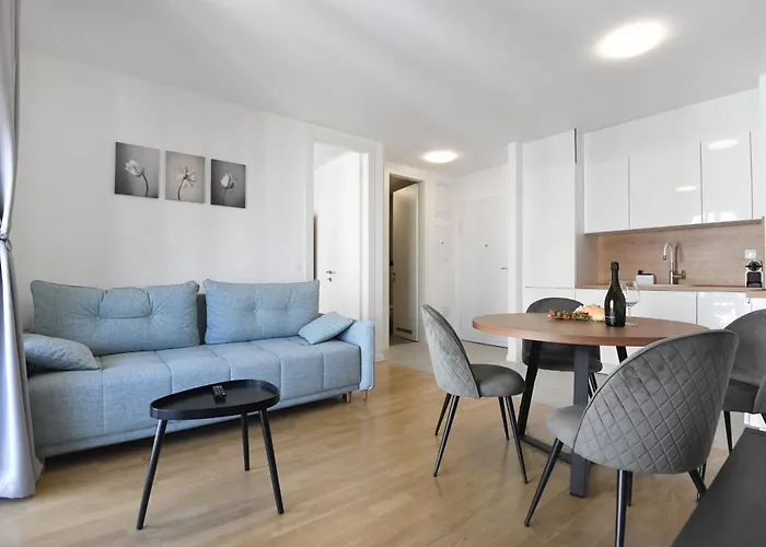 Nora With Private Parking Apartamento *