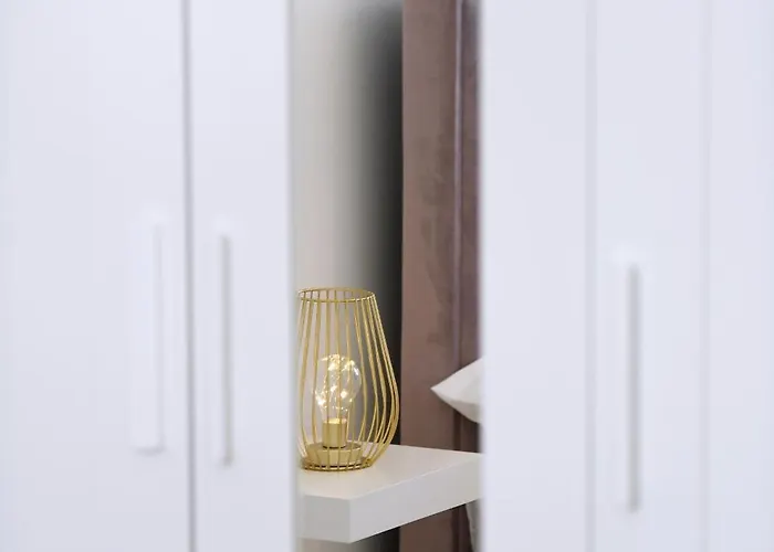 Nora With Private Parking